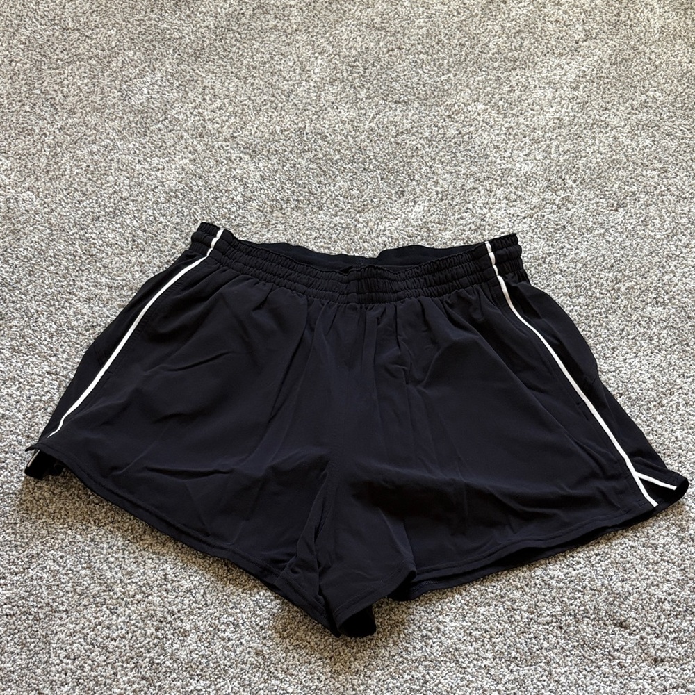 Lululemon Court Rival High Rise Short 3” - Picture 5 of 10